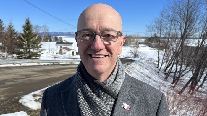 Gérald Arseneault pose pour la photo.
