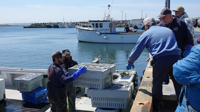 Des pêcheurs.