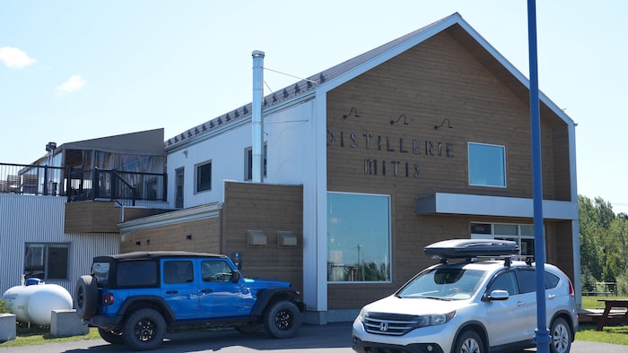 La devanture de la Distillerie Mitis.