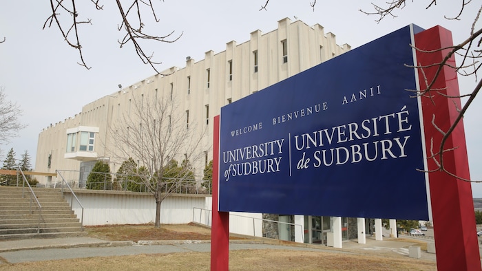 Le bâtiment principal de l'Université de Sudbury.