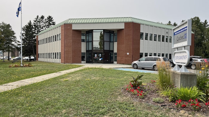 L'édifice administratif du Centre de services scolaire des Phares.
