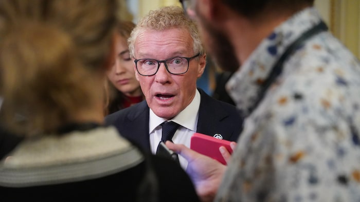 Jean Boulet en entrevue à l'Assemblée nationale.