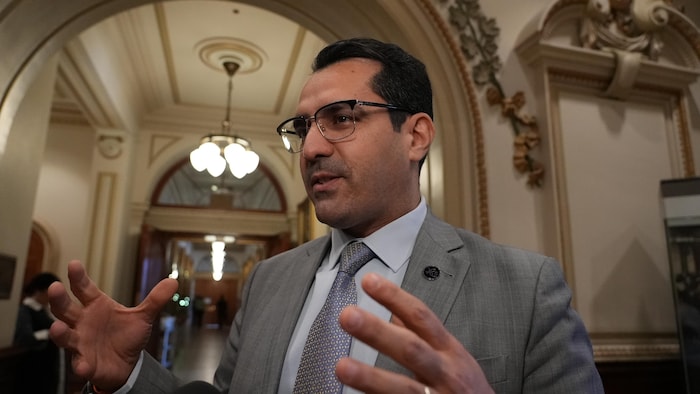 Monsef Derraji, porte-parole du Parti libéral du Québec en matière de transports.