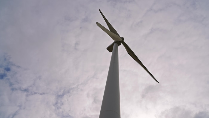 Une tour éolienne.