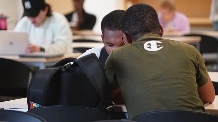 Des étudiants internationaux.