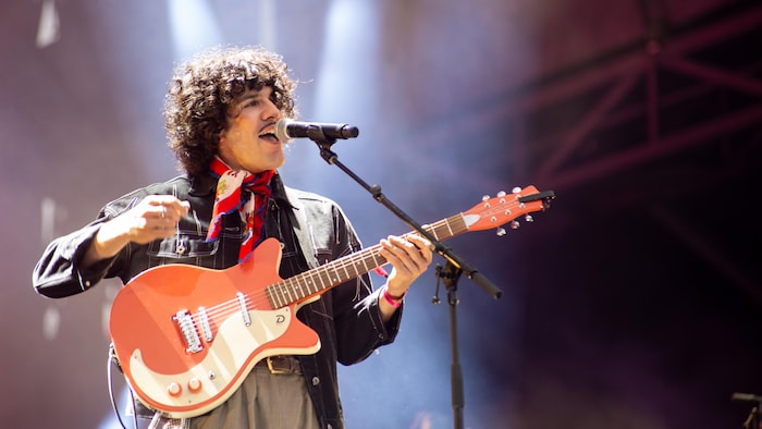 Julyan interprétait le matériel de son album Future Lovers pour la première fois sur scène.