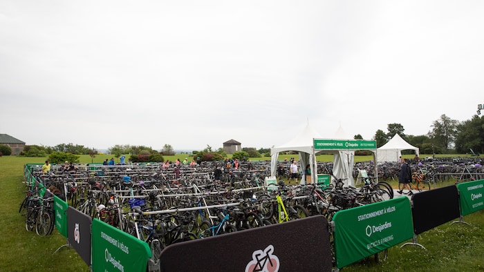Des vélos sur les plaines d'Abraham.