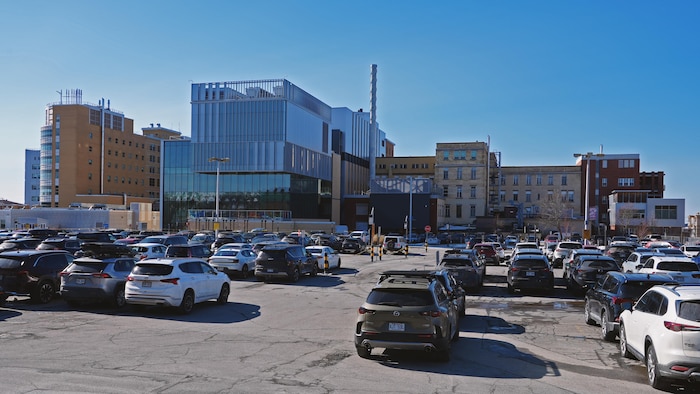 Le stationnement de l'hôpital de Rimouski.