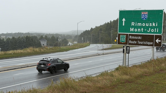 L'intersection de l'autoroute 20 et la route 132.
