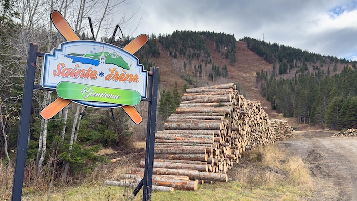 Le centre de ski en automne.