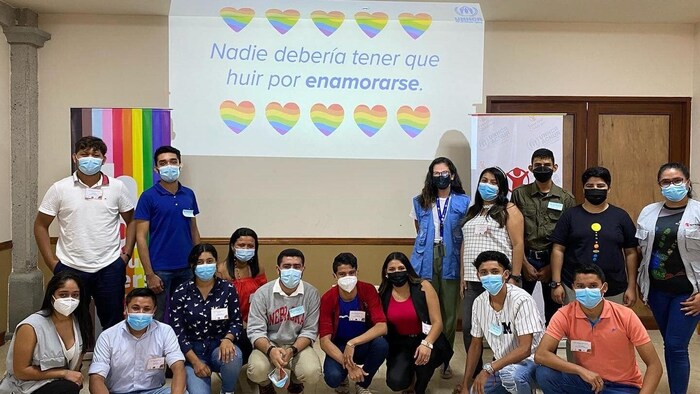 La violence est l'une des principales causes du déplacement forcé et de la migration des LGBTIQ+ honduriens, phénomène qui s'inscrit dans le cadre de la crise migratoire humanitaire dans la région.
