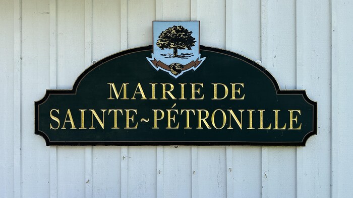 La mairie de Sainte-Pétronille.