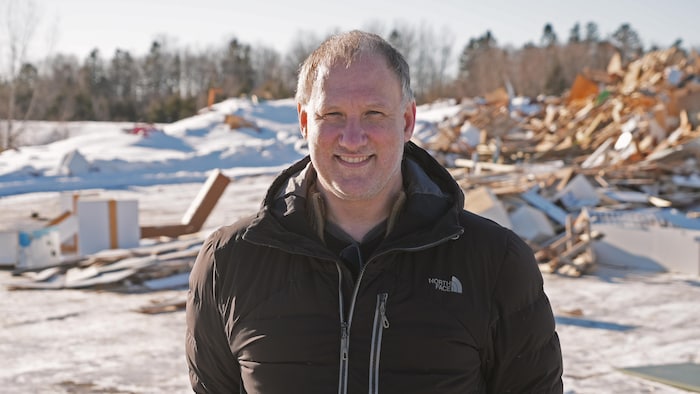 Mathieu Geneau à l'écocentre de Rimouski