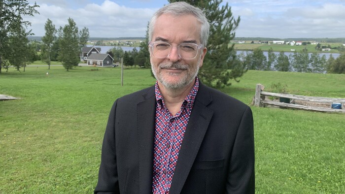 Pierre-Marcel Desjardins pose pour une photo.