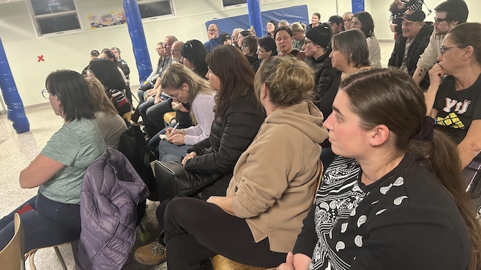 Une photo du groupe de citoyens présent lors de la séance.