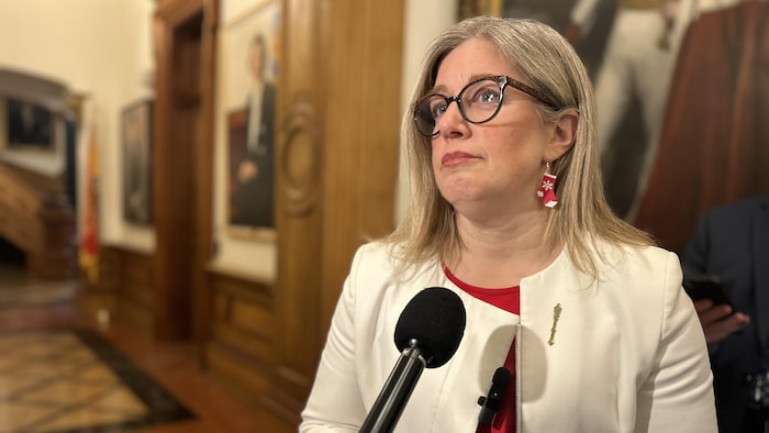 Susan Holt interviewée.