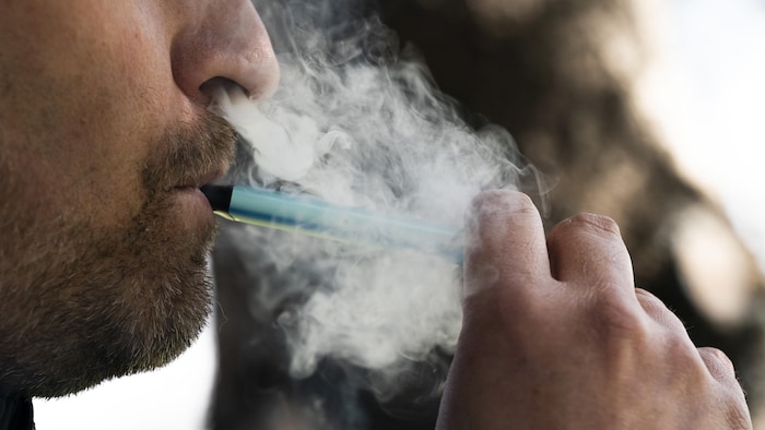 Vapotage : la Saskatchewan impose une taxe provinciale de 6 % ds juin |  Radio-Canada