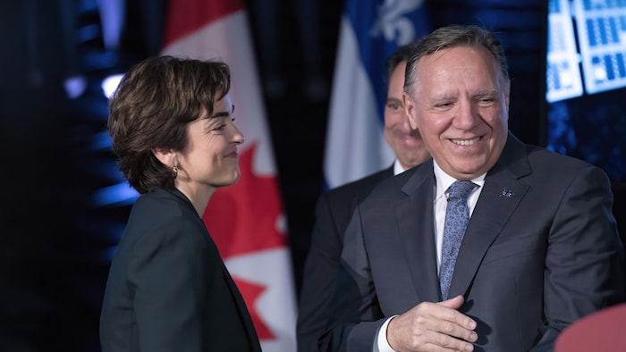 Christine Fréchette et François Legault lors d'une annonce économique conjointe avec le premier ministre Justin Trudeau.