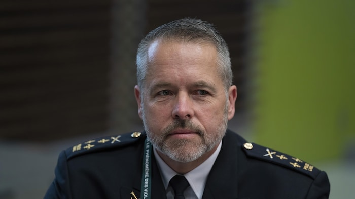 Pierre Brochet lors d'une conférence de presse