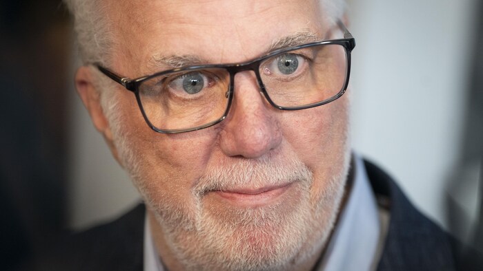 Philippe Couillard en mêlée de presse.