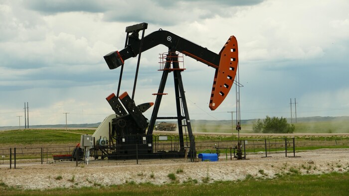 Un puits de pétrole près de Redvers, en Saskatchewan.