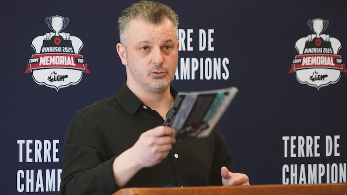 Sébastien Noel donne une conférence.