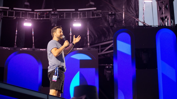 The master of ceremonies of the great spectacle of the National Day in Quebec cancellation national holiday show: only asked the spectators to evacuate the site of the Plains of Abraham, which was done in order and calm.