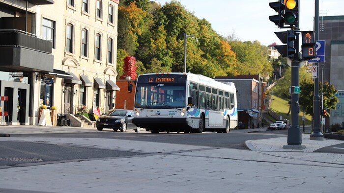 Un autobus à Lévis.