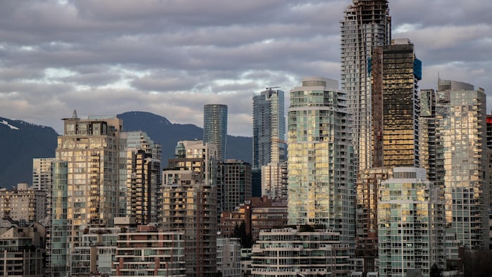 Vue panoramique d'immeubles à Vancouver.