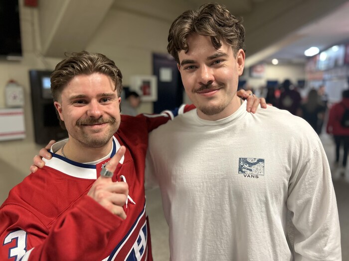 Une photo des deux jeunes hommes lors du premier entracte. 