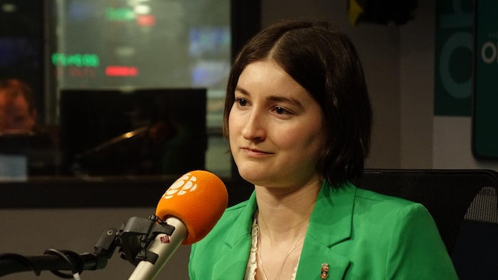 Alicia Despins, au micro