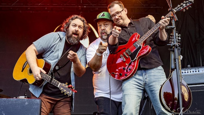 Dayv Poulin, Stef Paquette et Édouard Landry, les membres des Bilinguish Boys.