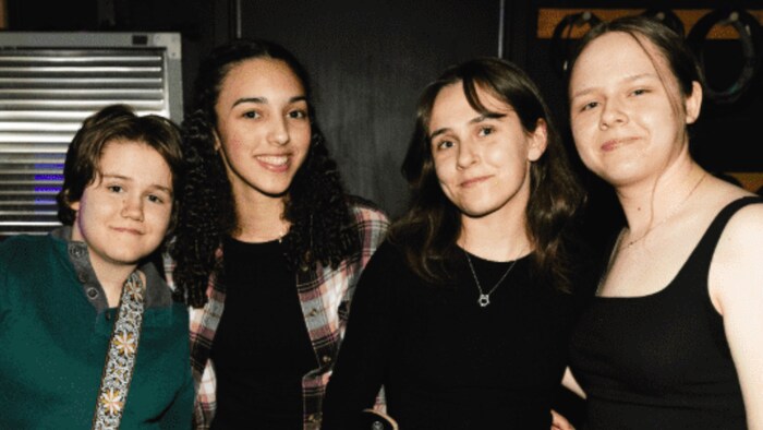 Le quatuor folk vocal Les Autres 4 d'Edmonton.