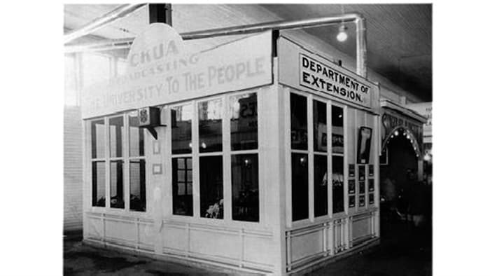 La station originale de CKUA, la premiere radio public au Canada. Ouvert le 27 novembre 1927
