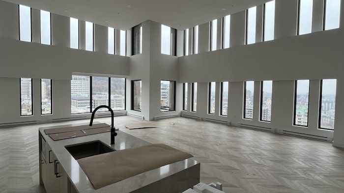 L'intérieur d'un appartement au centre-ville en construction.