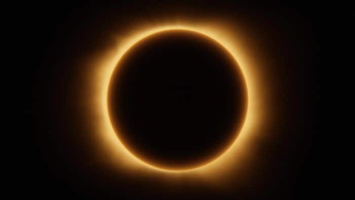 Une éclipse solaire totale.