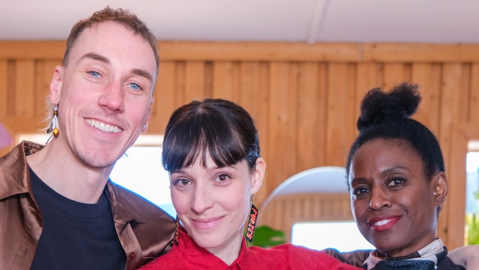 Portrait de Sébastien Provencher, Priscilla Guy et Karla Étienne qui sourient pour la caméra.