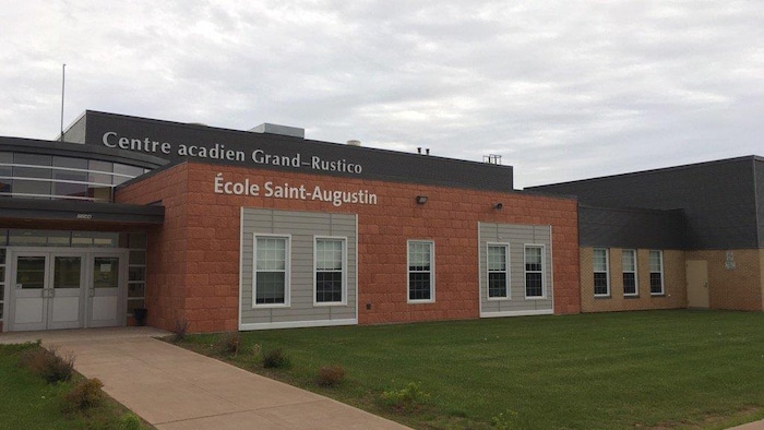 Le Centre de la petite enfance Grand-Rustico et l'école Saint-Augustin.