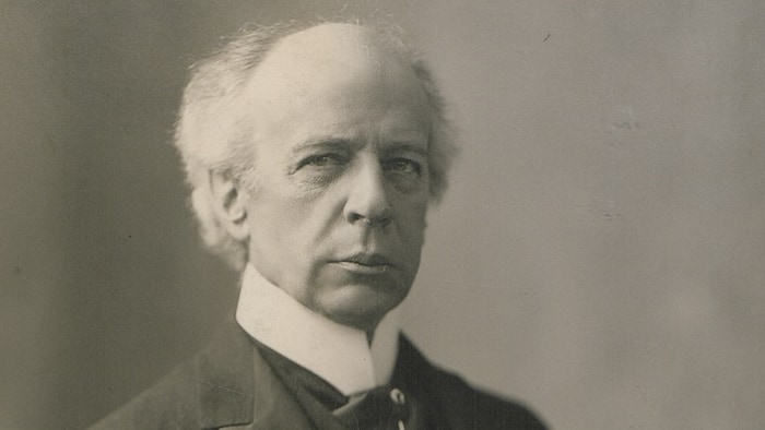 Archive photo of Wilfrid Laurier posing.