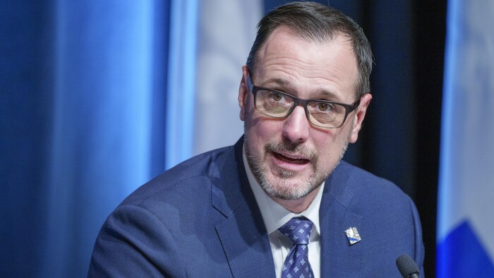 Jean-François Roberge en conférence de presse.