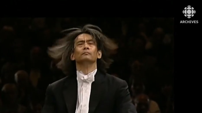 Image de Kent Nagano dirigeant lors de son concert inaugural de l'OSM. 