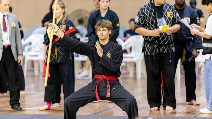 Mathew Gilliard dans une position de hapkido.