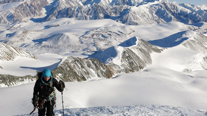 Pascale Marceau poursuit son ascension du Mont Wood.
