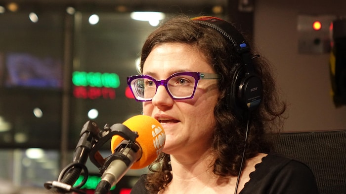 Nora Loreto en entrevue.