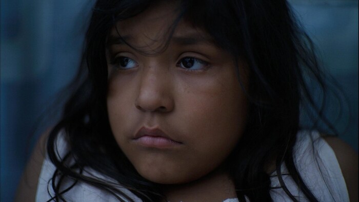 Un gros plan sur un enfant, image tirée du film « Soleils atikamekw ».