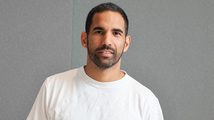 Ouissem Belgacem se trouve dans l'&eacute;difice de Radio-Canada.