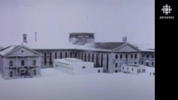 Vue partielle du pénitencier de Kingston dans les années 1960