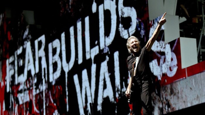 Roger Waters, pendant le spectacle « The Wall » à Bucarest en Roumanie en 2013