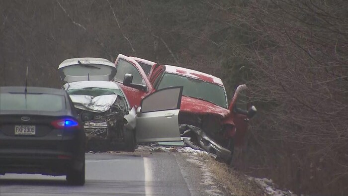 Les deux véhicules impliqués dans la collision.