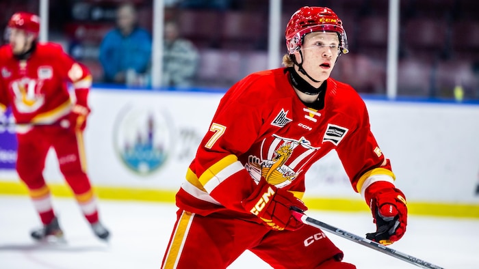Alexis Mathieu en action sur la patinoire.